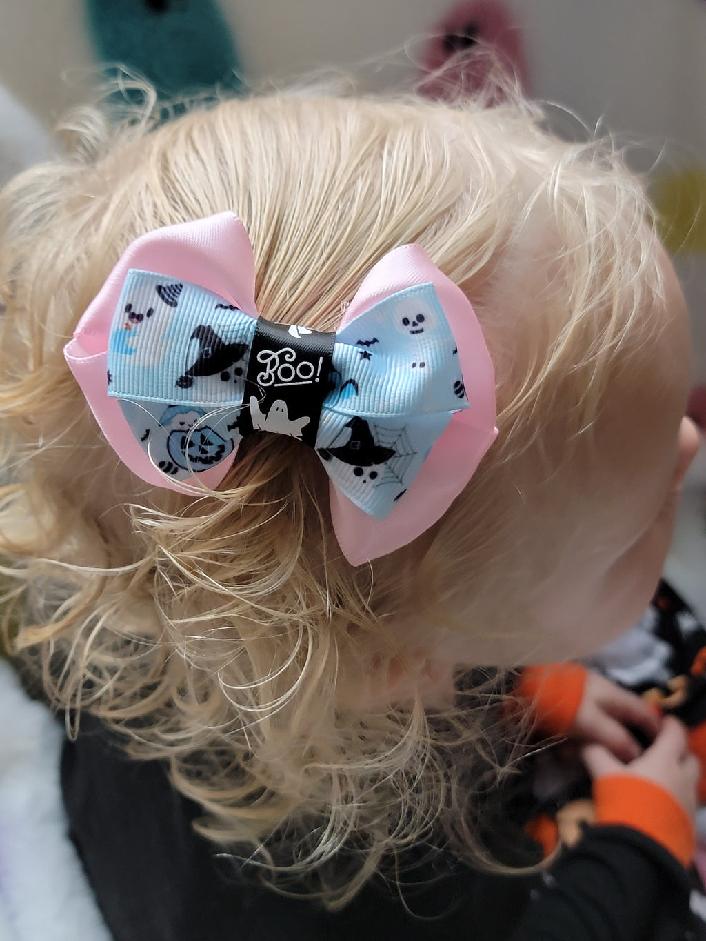 BOO  bows