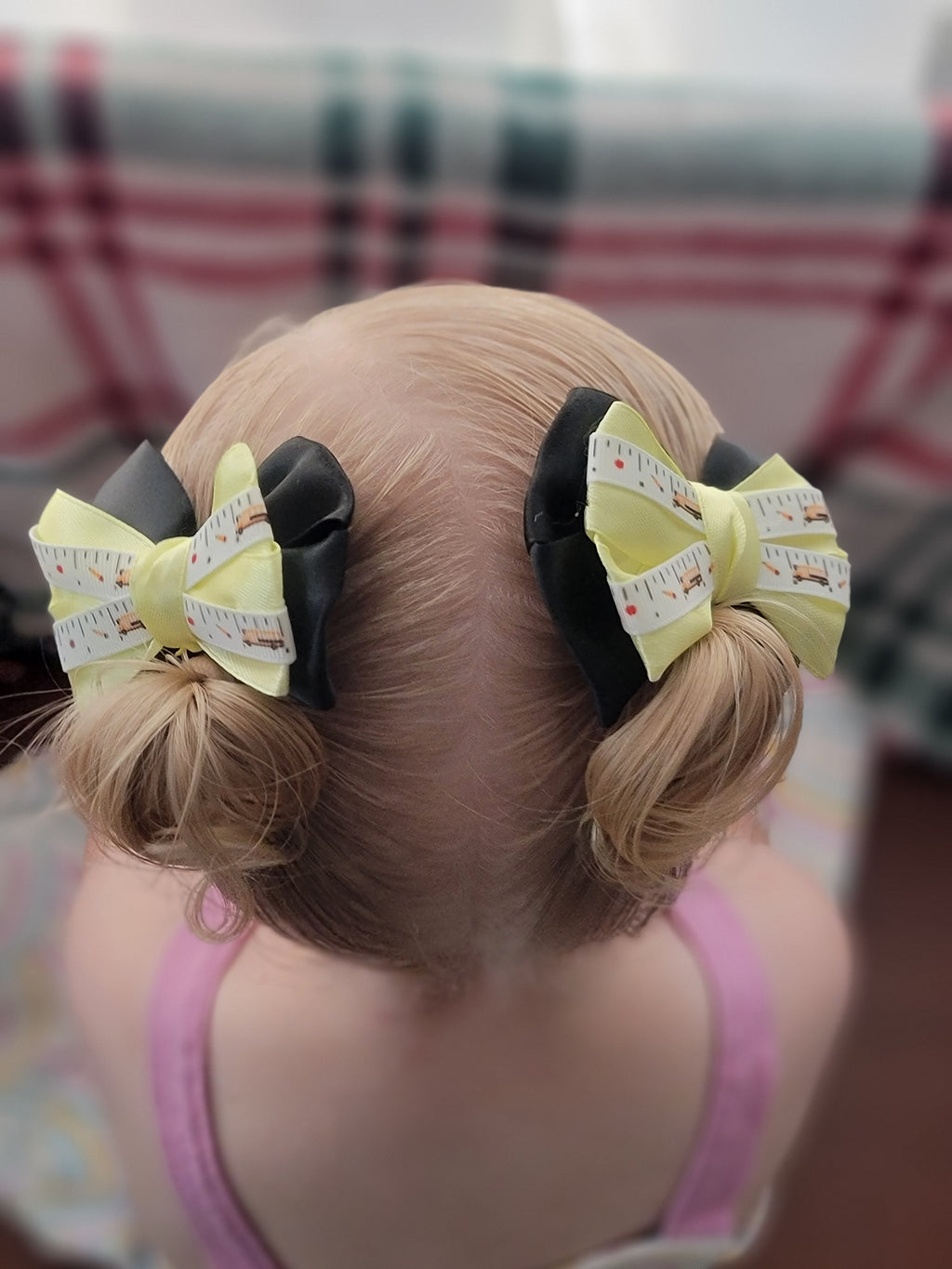 School bus bows