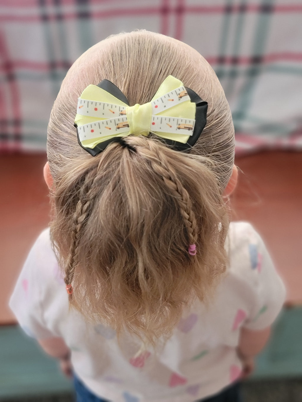 School bus bows