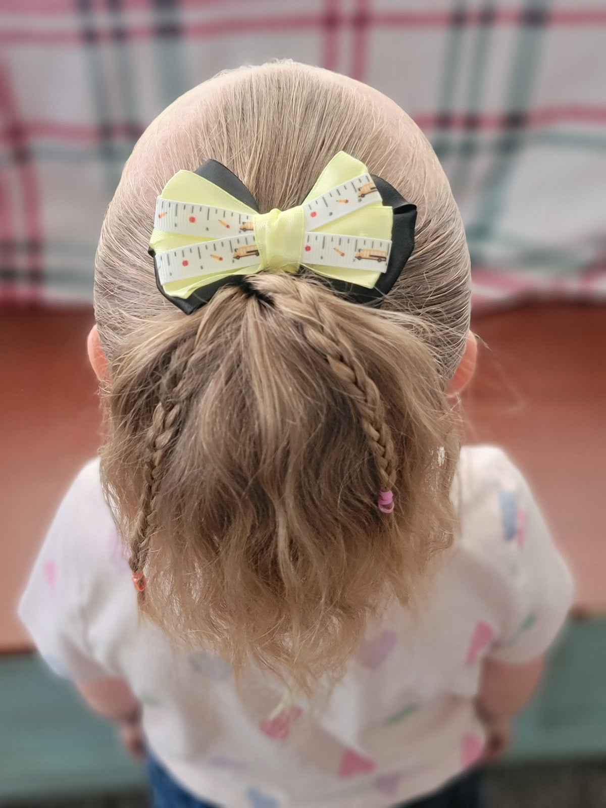School bus bows