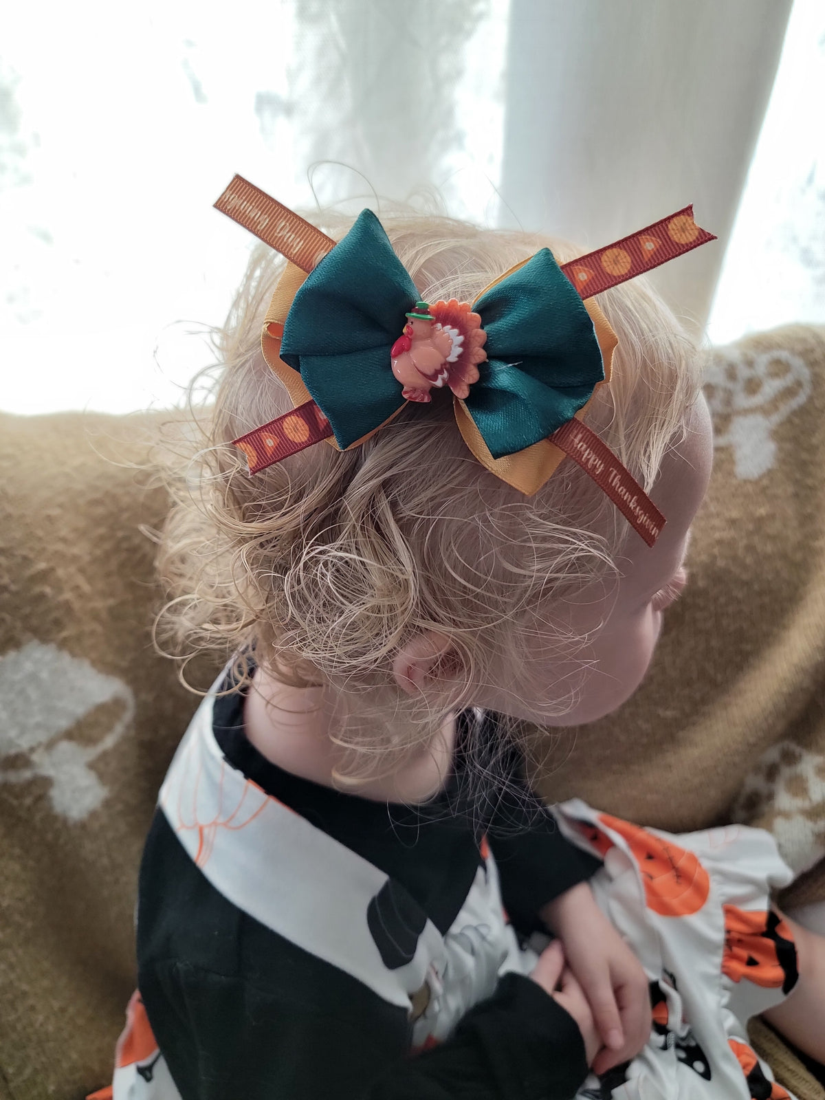Thanksgiving day bow